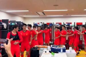 接着奏乐接着舞!李昊:更衣室大家都在跳舞,安东尼奥跳得最热烈